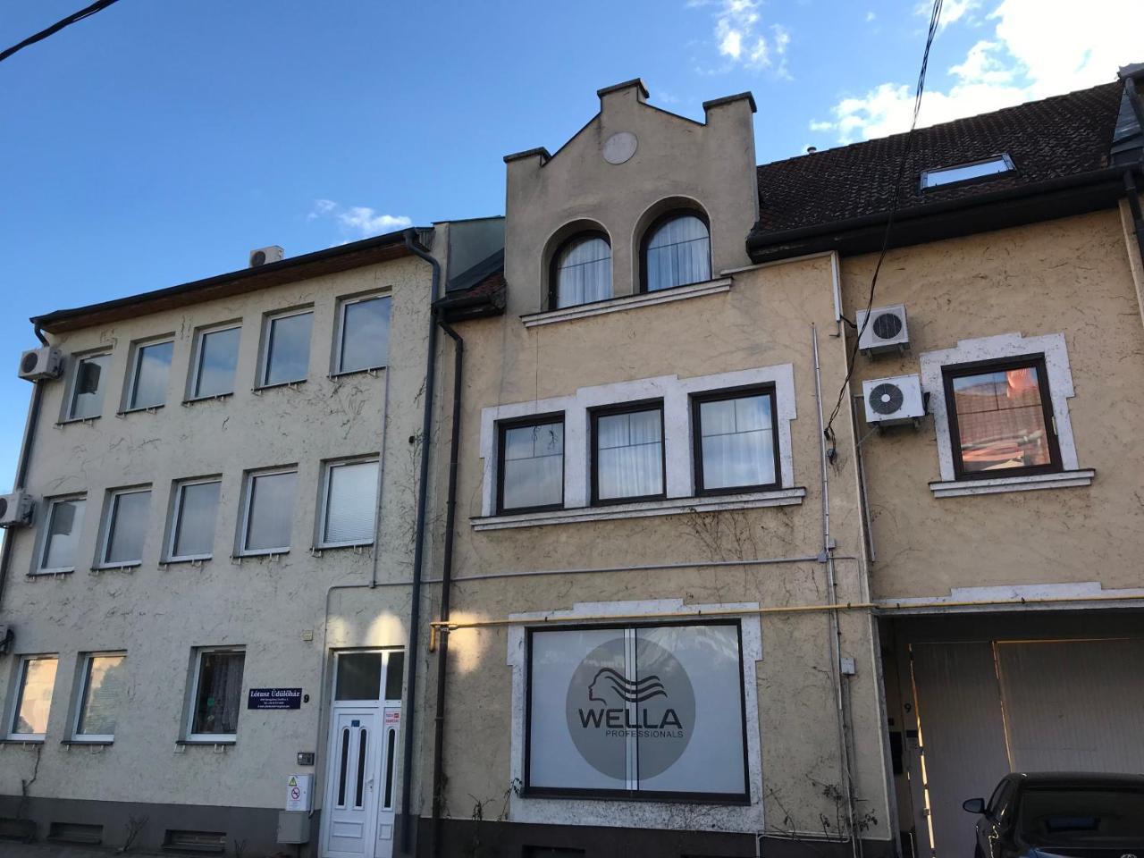 Lotusz Apartments In Nyíregyháza Exterior foto